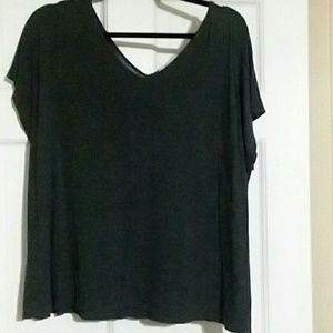 Zenana signature v neck top